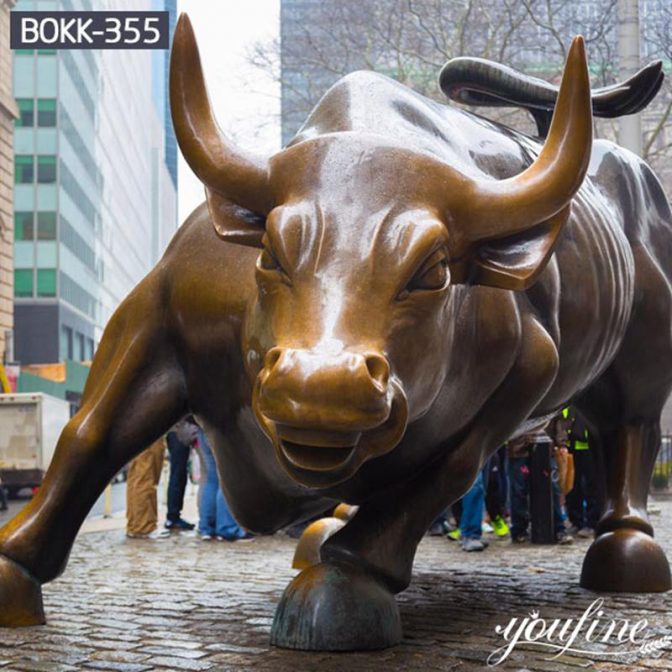 Wall Street Bull Statue Details